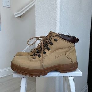 nike mandara acg